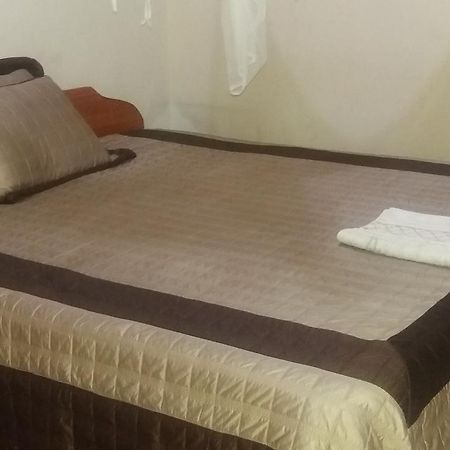 Kumunzi Backpackers Hostel Lusaka Buitenkant foto
