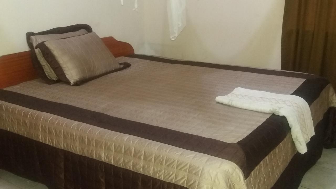 Kumunzi Backpackers Hostel Lusaka Buitenkant foto