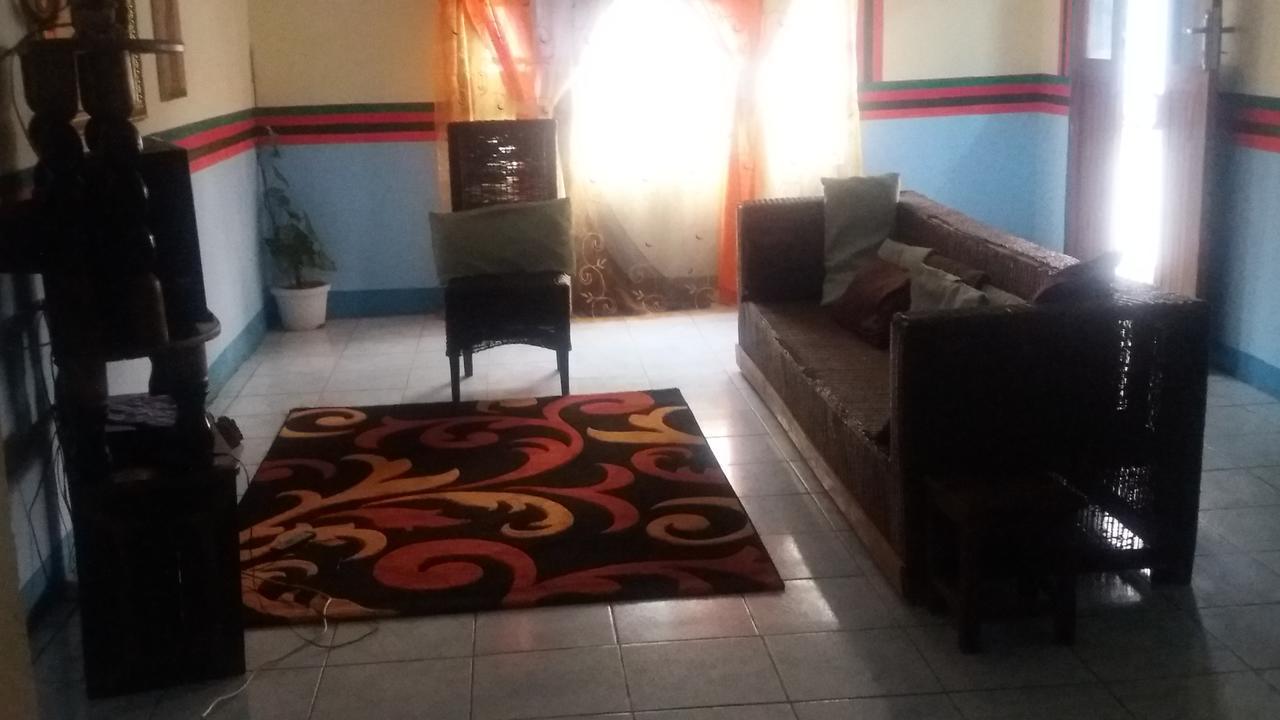 Kumunzi Backpackers Hostel Lusaka Buitenkant foto