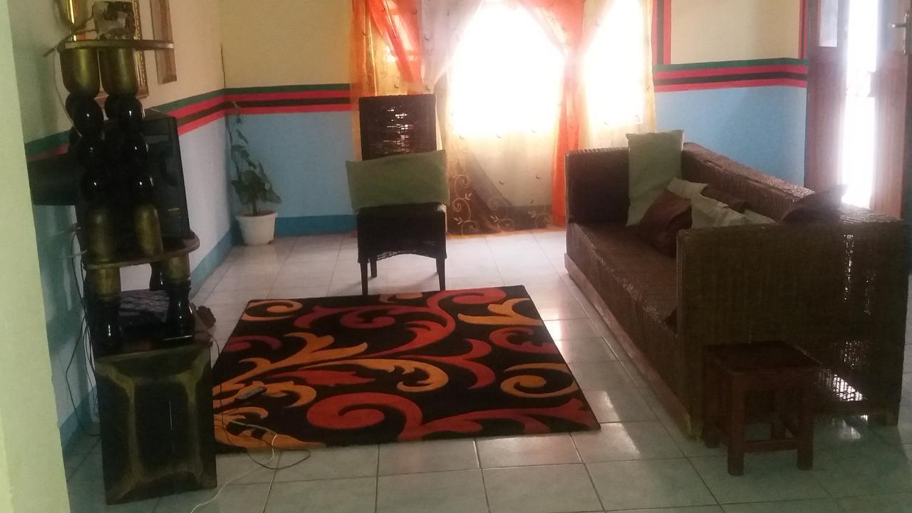 Kumunzi Backpackers Hostel Lusaka Buitenkant foto