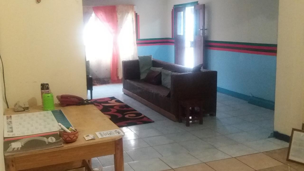 Kumunzi Backpackers Hostel Lusaka Buitenkant foto