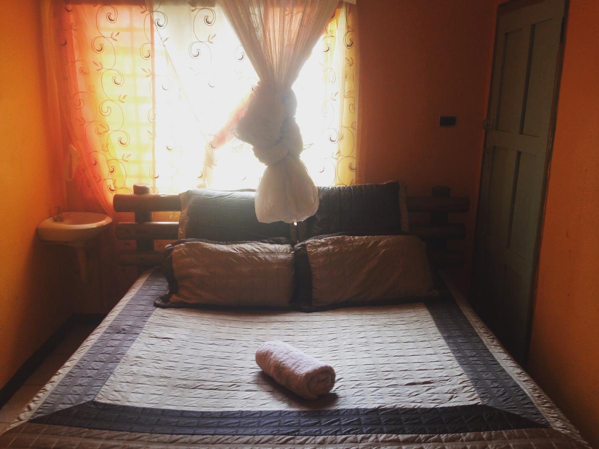 Kumunzi Backpackers Hostel Lusaka Buitenkant foto