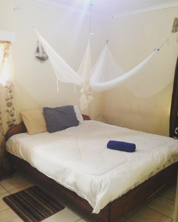 Kumunzi Backpackers Hostel Lusaka Buitenkant foto