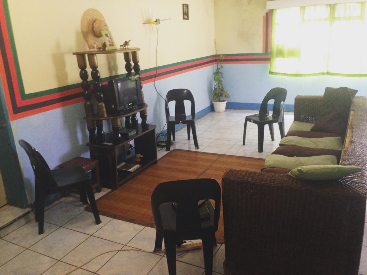 Kumunzi Backpackers Hostel Lusaka Buitenkant foto