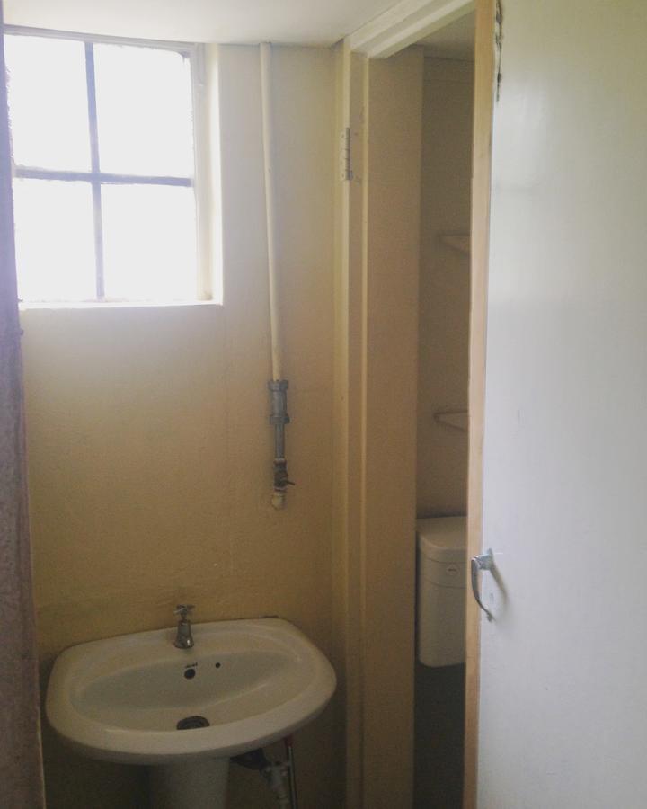 Kumunzi Backpackers Hostel Lusaka Buitenkant foto