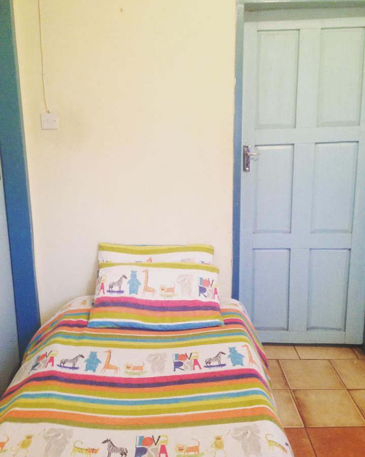 Kumunzi Backpackers Hostel Lusaka Buitenkant foto