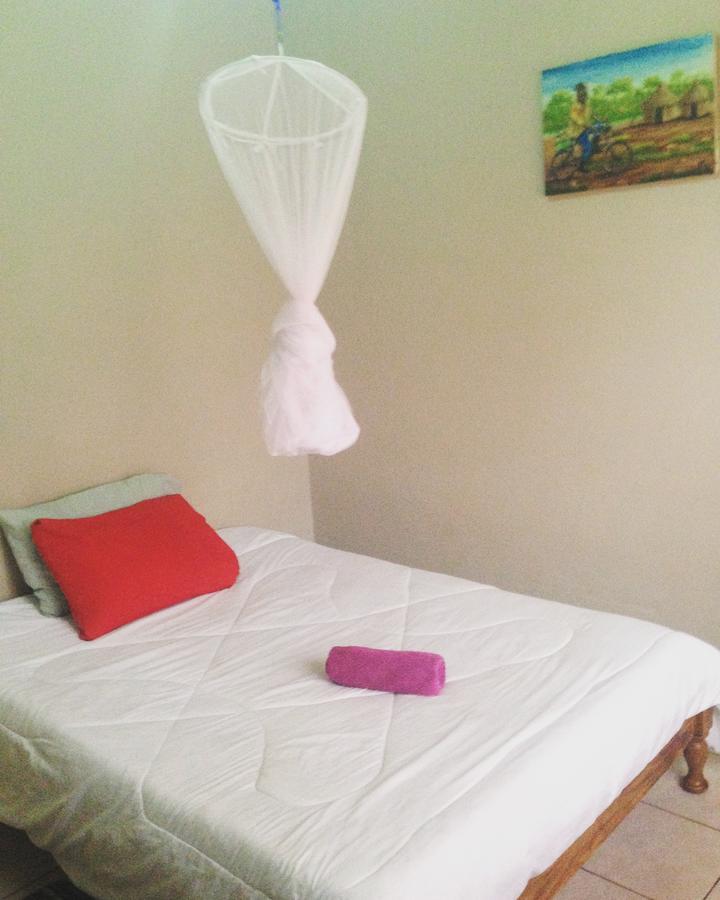 Kumunzi Backpackers Hostel Lusaka Buitenkant foto