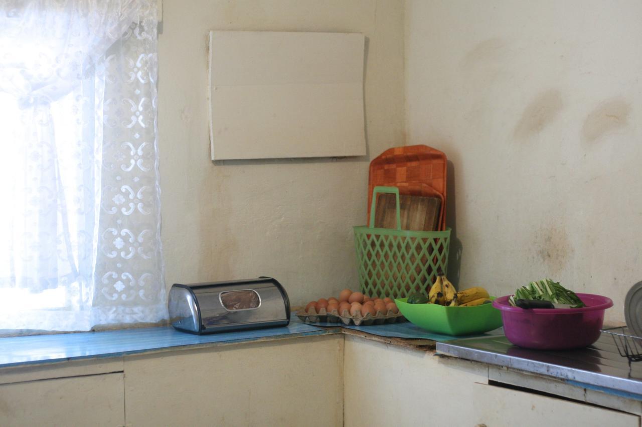 Kumunzi Backpackers Hostel Lusaka Buitenkant foto